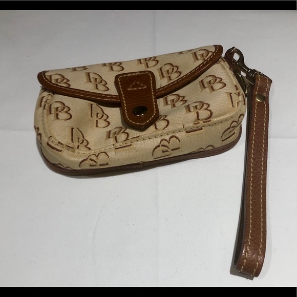 Dooney & Bourke Handbags - Dooney & Bourke Wristlet with silver/blue tag